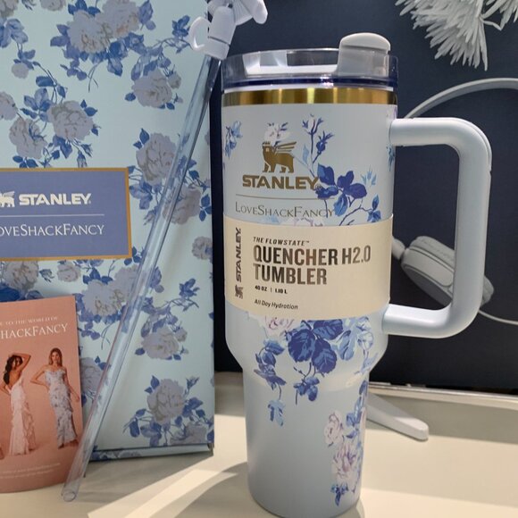 Refreshing Everblooming Rosettes - Picture 2 of 5